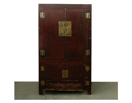 A large lacquered square-corner cabinet /armoire
